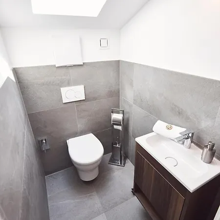 Sonnhof - Luxus Alpine Penthouse, Neu Moebliert *