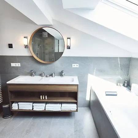 Sonnhof - Luxus Alpine Penthouse, Neu Moebliert Apartamento